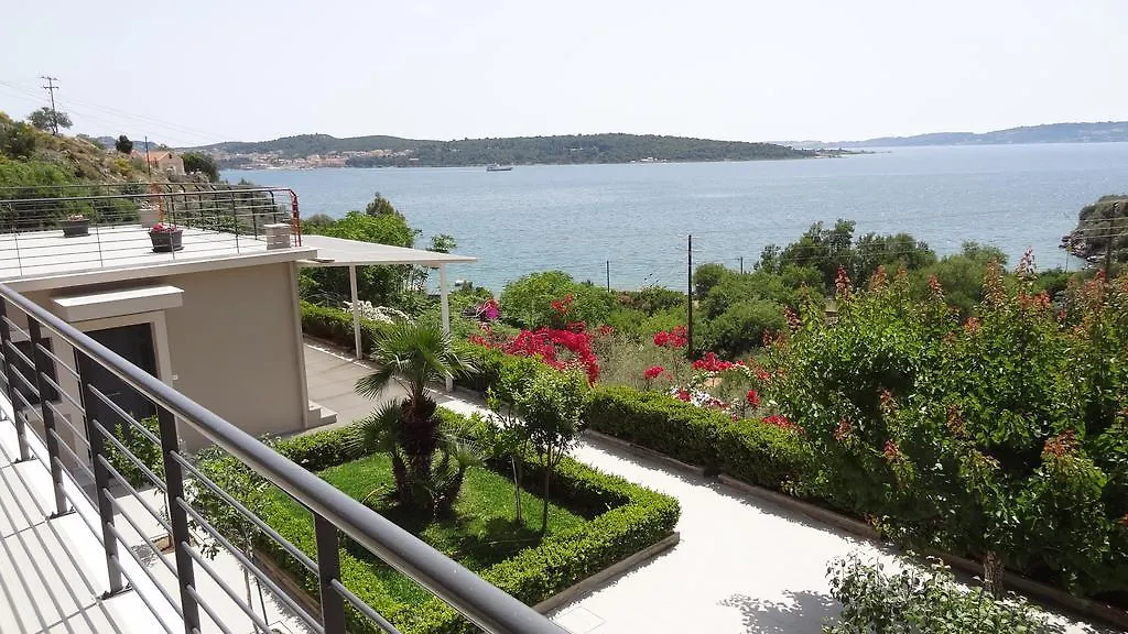 Melina Apartments Pool View Аргостолион