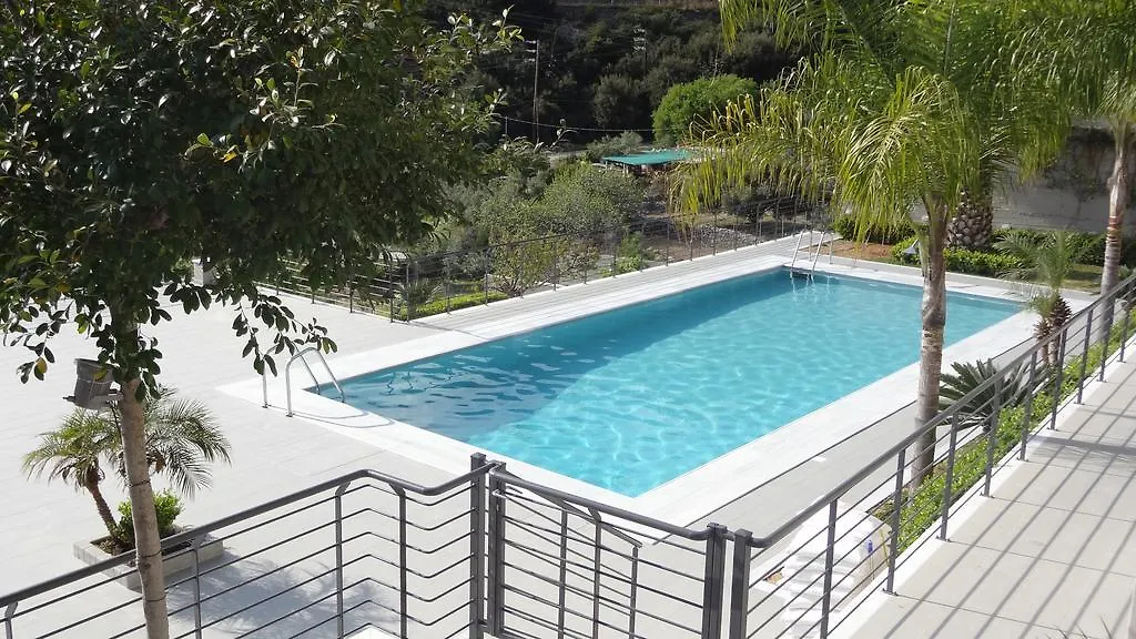 Melina Apartments Pool View Аргостолион